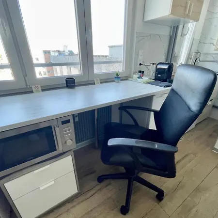 Tres Jolie 6 Paisible, Moderne, Agreable En Face De La Gare Appartamento