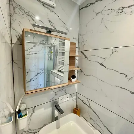 Tres Jolie 6 Paisible, Moderne, Agreable En Face De La Gare