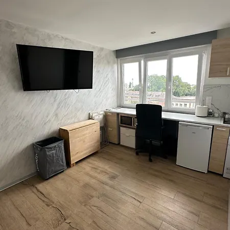 Apartment Tres Jolie 6 Paisible, Moderne, Agreable En Face De La Gare